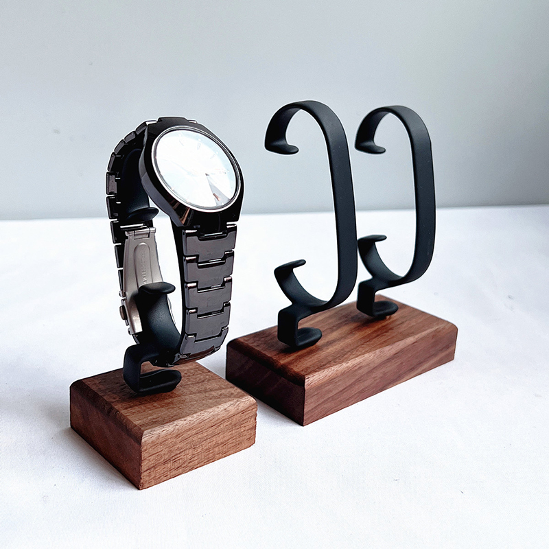 Wooden C‑Shaped Watch Holder,  - đánh giá và giá Jewelry And Watches Inc